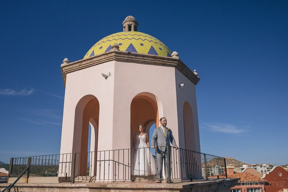 Bride and Groom doing first Look at Sheraton Hacienda del Mar in Cabo San Lucas with Cabo Wedding Services