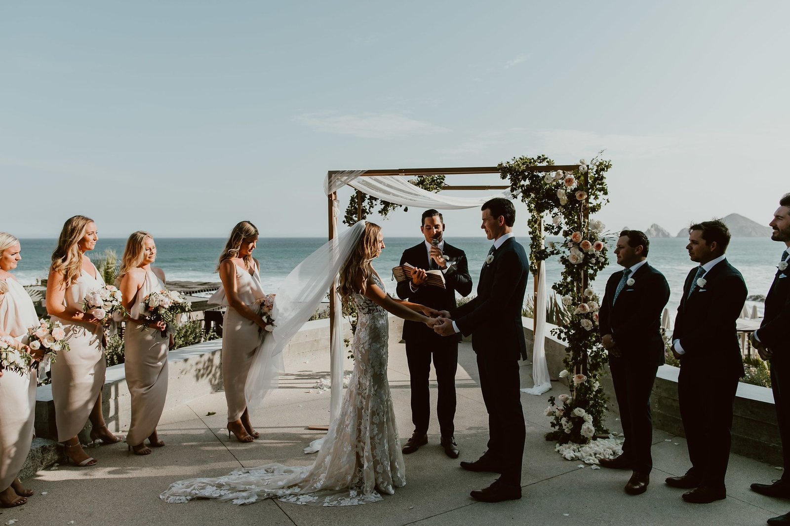 Bride and Groom saying their I do´s at the Cape by Thompson Hotels in Los Cabos Mexico. 