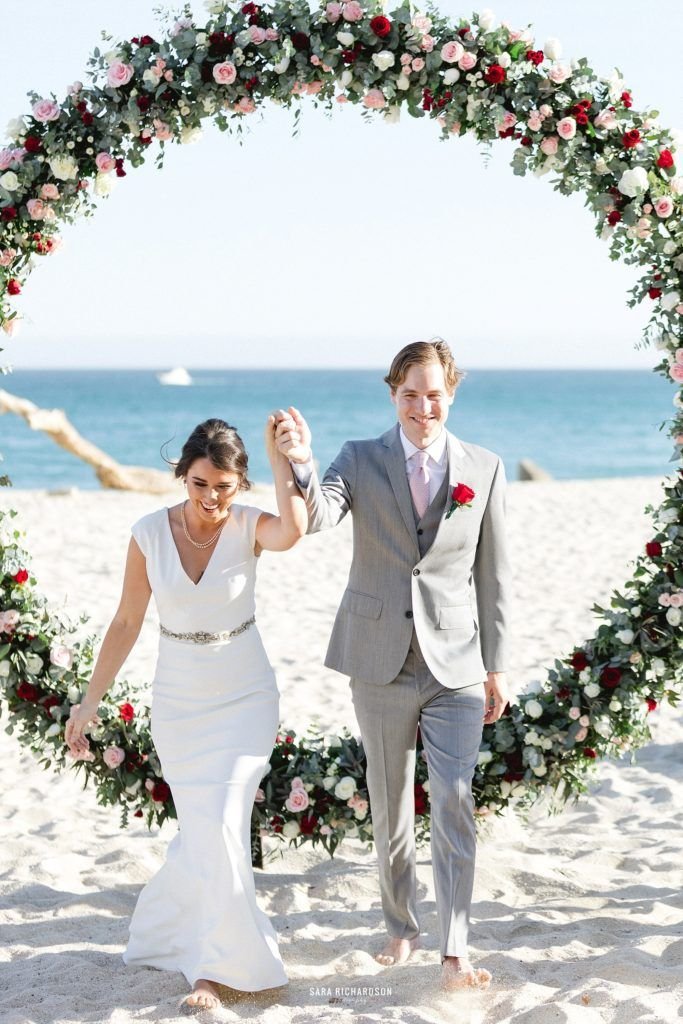 Bride and Groom announced Husband and Wife an d doing the Recessional of their Destination Wedding in Los Cabos Mexico.
They were married in front of their closest family and friends in a very exclusive Villa in Los Cabos Mexico.