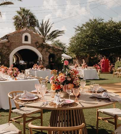Gallery of Table Settings & Bouquets themed wedding in Cabo San Lucas, executed by expert Cabo wedding planners.